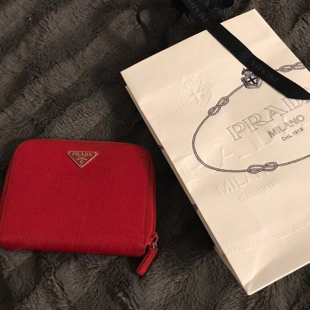 Prada Wallet: Professional Cleaned - image 1